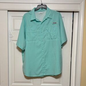 Columbia Men's Light Blue Casual Shirt